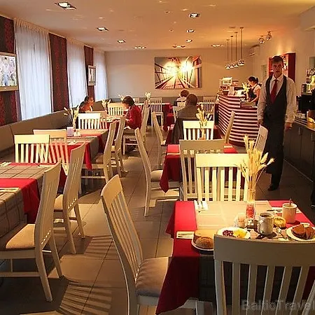 Otel Rija Tia 3*