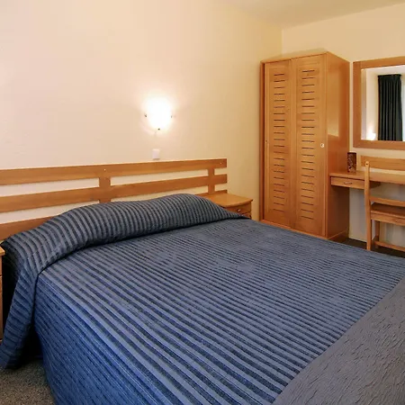 Rija Tia Otel